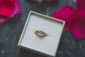 婚約指輪