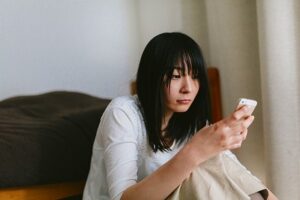 彼氏が未読無視でlineスルーする理由とは 男性心理への対処法 復縁専科 彼氏が未読無視でlineスルーする理由とは 男性心理への対処法 復縁専科