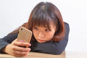 彼氏にlineを未読無視されたら