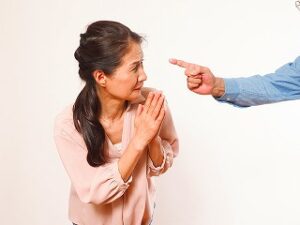 モラハラ夫の特徴とは 別居した妻から離婚を要求された後の謝罪 復縁専科