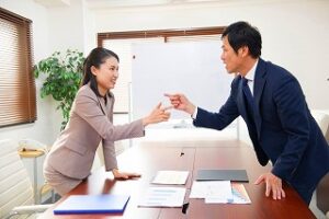 社内恋愛で別れた後の職場での接し方 復縁のための対処法とng行動 復縁専科